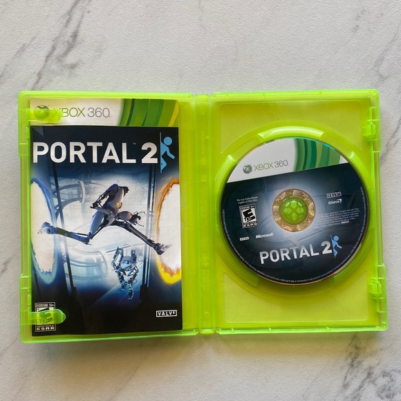 Xbox 360 Portal 2 - Picture 3 of 5